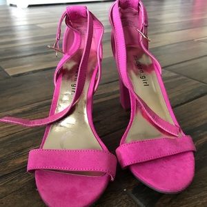 Size 7 pink heels